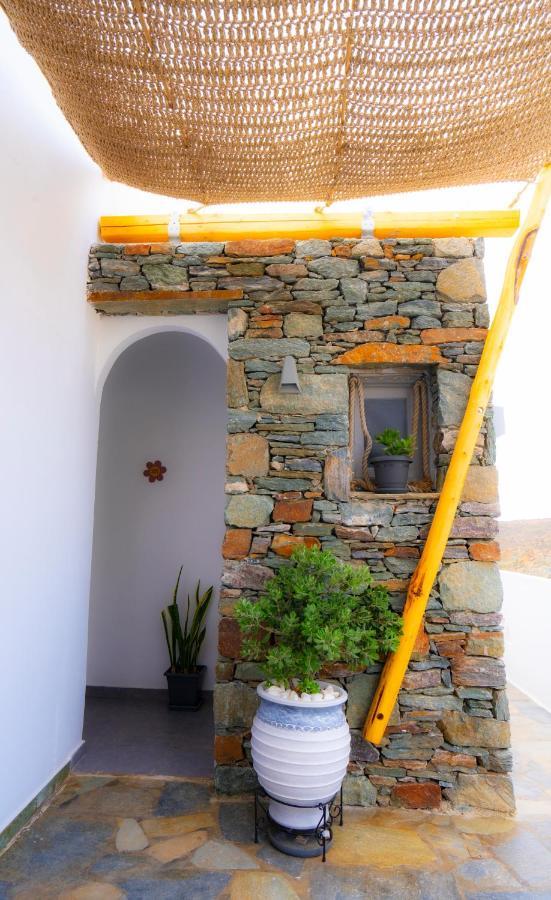 Mantellina Suites Kanala Esterno foto