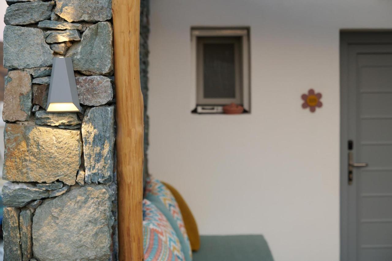 Mantellina Suites Kanala Esterno foto